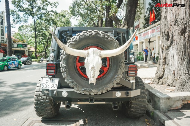 Jeep Wrangler cắm sừng độ độc nhất Việt Nam của đại gia kinh doanh võng xếp - Ảnh 8.