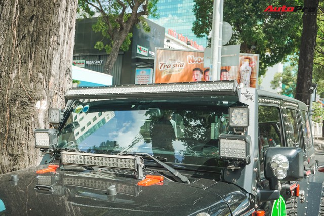 Jeep Wrangler cắm sừng độ độc nhất Việt Nam của đại gia kinh doanh võng xếp - Ảnh 3.