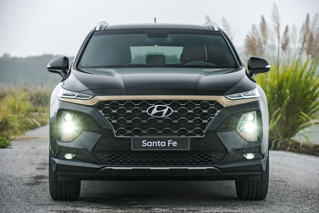 Hyundai và Kia đang bị điều tra về lỗi động cơ gây ra cháy xe - Ảnh 1. Hyundai và Kia đang bị điều tra về lỗi động cơ gây ra cháy xe - Ảnh 1.