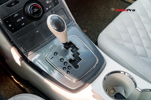 Lột xác từ trong ra ngoài, Hyundai Genesis độ kiểu Aston Martin rao bán chỉ hơn 500 triệu đồng - Ảnh 9.