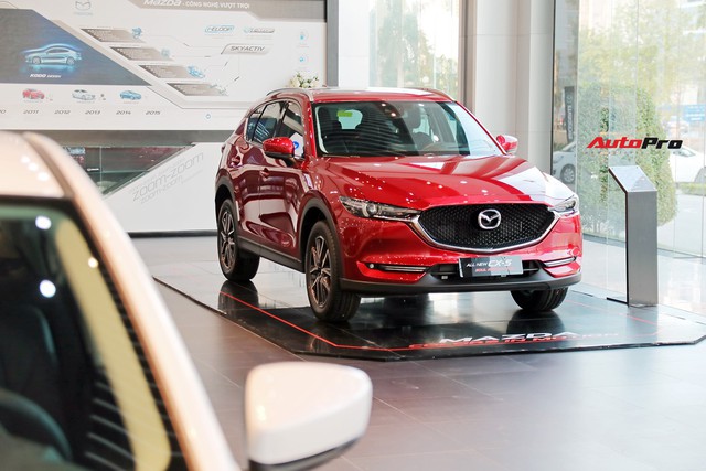 Mazda CX-5 và Honda CR-V đua giảm giá sốc tại đại lý, nhiều nhất 70 triệu đồng - Ảnh 3. Mazda CX-5 và Honda CR-V đua giảm giá sốc tại đại lý, nhiều nhất 70 triệu đồng - Ảnh 3.