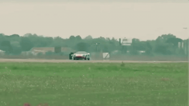 Mẫu xe này của Ford vượt mặt các siêu xe của Koenigsegg hay Bugatti, chạm ngưỡng gần 500km/h