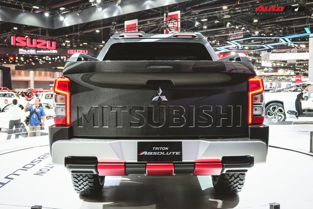 Cận cảnh Mitsubishi Triton Absolute Concept đối đầu Ford Ranger Raptor - Ảnh 3.