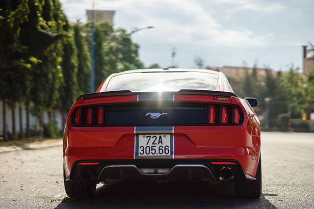 5 năm tuổi, Ford Mustang hạ giá chỉ hơn 1,7 tỷ đồng - Ảnh 3.