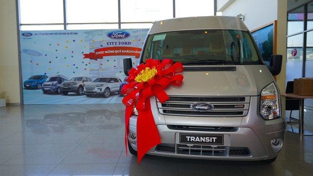 Đại gia ngành vận tải Việt mua hàng chục chiếc Ford Transit