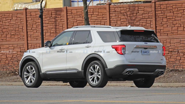 Explorer hybrid sạc điện lộ diện lần đầu đánh dấu bước tiến lớn của Ford