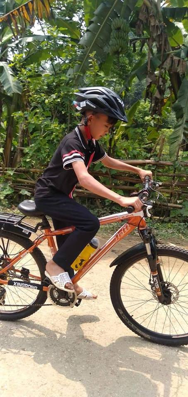 Cậu bé 13 tuổi được tặng xe đạp mới sau câu chuyện vượt 100 km xuống Hà Nội thăm em trai - Ảnh 7.