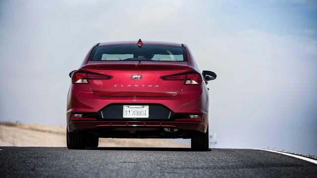 Đánh giá Hyundai Elantra 2019 sắp về Việt Nam: Đây là những lý do khiến Mazda3 phải lo sợ - Ảnh 3.