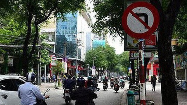 Đừng nhầm lẫn biển cấm rẽ trái là cấm quay đầu
