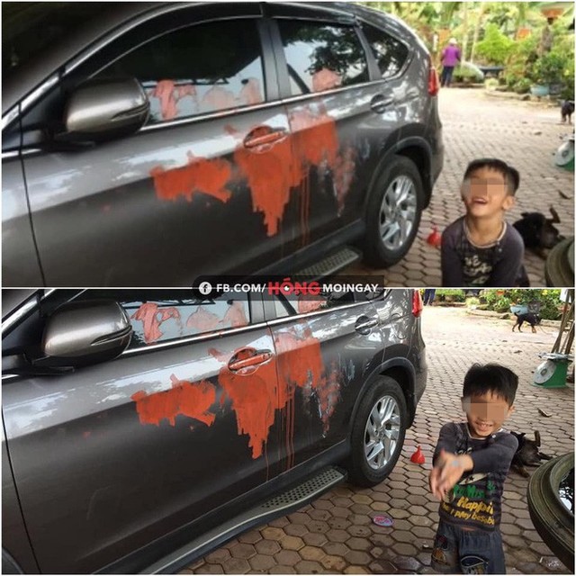 Gây ra cơn ác mộng, đứa bé cười phấn khích cạnh chiếc xe loang lổ vệt sơn màu đỏ - Ảnh 1.