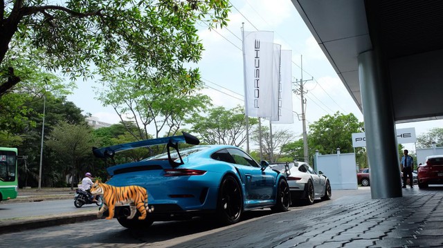 Cặp đôi Porsche 911 độc nhất Việt Nam ra biển trắng ngay khi vừa rời khỏi showroom - Ảnh 5.