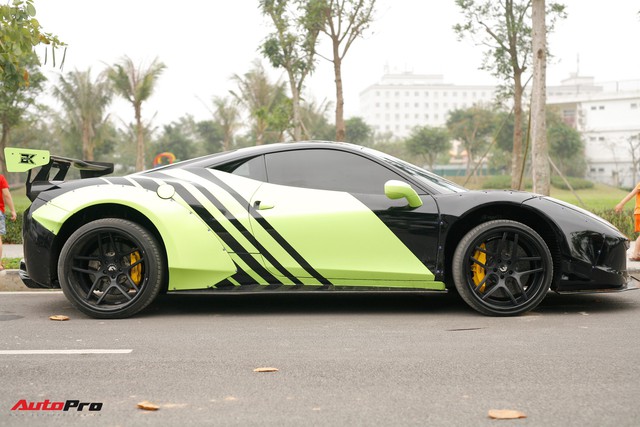 Chiếc Ferrari 458 Italia nổi tiếng nhất Việt Nam về tay đại gia Hà Thành - Ảnh 4. Chiếc Ferrari 458 Italia nổi tiếng nhất Việt Nam về tay đại gia Hà Thành - Ảnh 4.