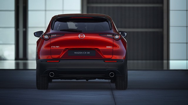 Mazda CX-30 bất ngờ ra mắt - Đàn em CX-5 dùng động cơ Mazda3