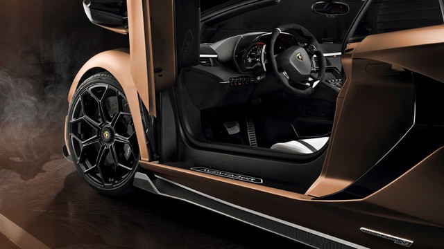 Ra mắt Lamborghini Aventador SVJ Roadster: Siêu bò mui trần mạnh mẽ nhất - Ảnh 9.