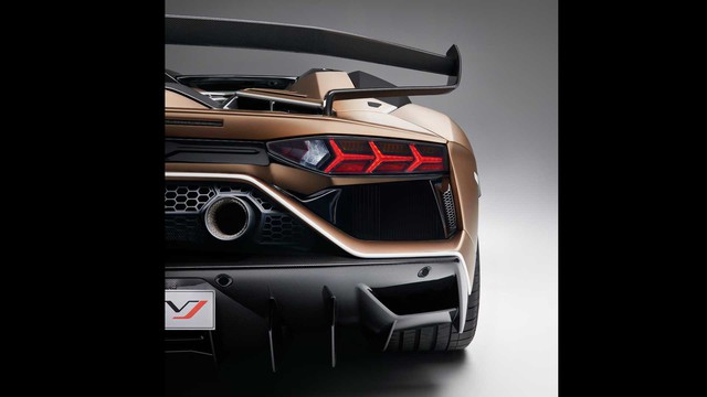 Ra mắt Lamborghini Aventador SVJ Roadster: Siêu bò mui trần mạnh mẽ nhất - Ảnh 13.