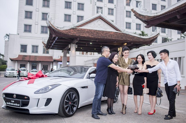 Mới 24 tuổi, Á hậu Huyền My đã sắm riêng cho mình chiếc Jaguar F-Type Coupe giá 6 tỷ đồng - Ảnh 4.