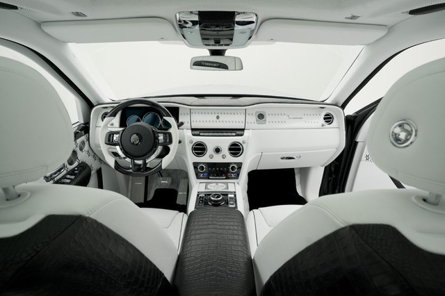 Vừa lộ diện tại Việt Nam, Rolls-Royce Cullinan đã có thêm bản siêu hiếm chỉ dành cho tỷ phú - Ảnh 4. Vừa lộ diện tại Việt Nam, Rolls-Royce Cullinan đã có thêm bản siêu hiếm chỉ dành cho tỷ phú - Ảnh 4.