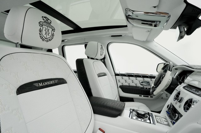 Vừa lộ diện tại Việt Nam, Rolls-Royce Cullinan đã có thêm bản siêu hiếm chỉ dành cho tỷ phú - Ảnh 6. Vừa lộ diện tại Việt Nam, Rolls-Royce Cullinan đã có thêm bản siêu hiếm chỉ dành cho tỷ phú - Ảnh 6.