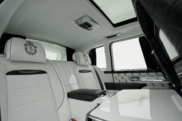 Vừa lộ diện tại Việt Nam, Rolls-Royce Cullinan đã có thêm bản siêu hiếm chỉ dành cho tỷ phú - Ảnh 5. Vừa lộ diện tại Việt Nam, Rolls-Royce Cullinan đã có thêm bản siêu hiếm chỉ dành cho tỷ phú - Ảnh 5.