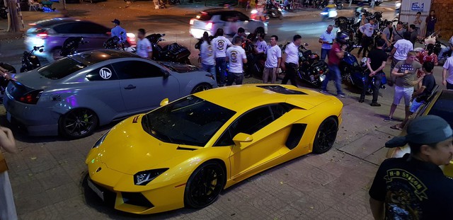 Bộ đôi Lamborghini Aventador cùng loạt mô tô khủng đổ bộ lên Buôn Mê Thuột - Ảnh 8.