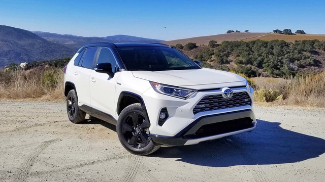 Mazda CX-5 được đánh giá cao hơn Toyota RAV4 và đây là lý do - Ảnh 1. Mazda CX-5 được đánh giá cao hơn Toyota RAV4 và đây là lý do - Ảnh 1.