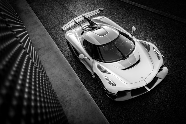 Koenigsegg phá nát các siêu xe triệu đô để thử nghiệm độ an toàn như thế nào? - Ảnh 1.