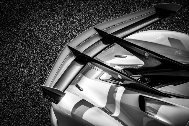 Koenigsegg Jesko lần đầu xuống phố, thể hiện vẻ đẹp không tì vết - Ảnh 10.