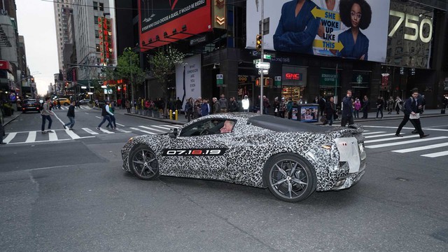 Chevrolet C8 Corvette bất ngờ lộ diện, chốt ngày ra mắt - Ảnh 4. Chevrolet C8 Corvette bất ngờ lộ diện, chốt ngày ra mắt - Ảnh 4.