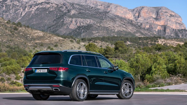 Mercedes-Benz công bố giá khởi điểm GLS 2020: Đắt hơn trước tận 5.000 USD!