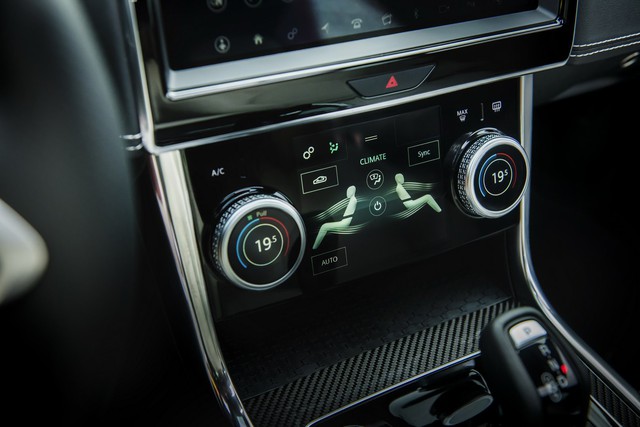 Giám đốc thiết kế Jaguar ghét, tránh bằng mọi cách có thể màn hình cảm ứng cỡ lớn trên ô tô vì lý do này - Ảnh 2.