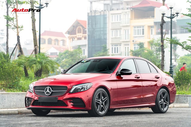 Mới đi 1.000km và bốc biển 10 ngày, đại gia Hà Nội bán lại Mercedes-Benz C300 AMG 2019 với mức giá bất ngờ - Ảnh 3.