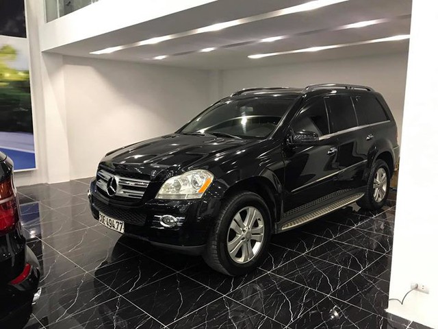 SUV hạng sang Mercedes-Benz GL450 rẻ hơn Toyota Fortuner gần 200 triệu đồng sau 11 năm tuổi - Ảnh 1.