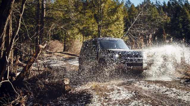 SUV sang chuyên địa hình duy nhất trên thế giới Land Rover Defender chốt ngày trở lại ngay trong năm nay