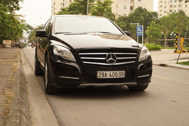 Xe gia đình Mercedes-Benz bán lại ngang giá Mitsubishi Xpander, riêng tiền độ ngốn 150 triệu đồng - Ảnh 1.