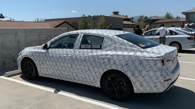 Mazda3 có thêm đối thủ mới nhưng Honda Civic mới đáng lo ngại