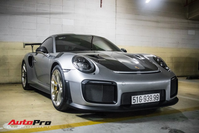 Porsche 911 GT2 RS với gói tuỳ chọn tiền tỷ ra biển trắng tại Sài Gòn, những con số gây chú ý - Ảnh 9. Porsche 911 GT2 RS với gói tuỳ chọn tiền tỷ ra biển trắng tại Sài Gòn, những con số gây chú ý - Ảnh 9.