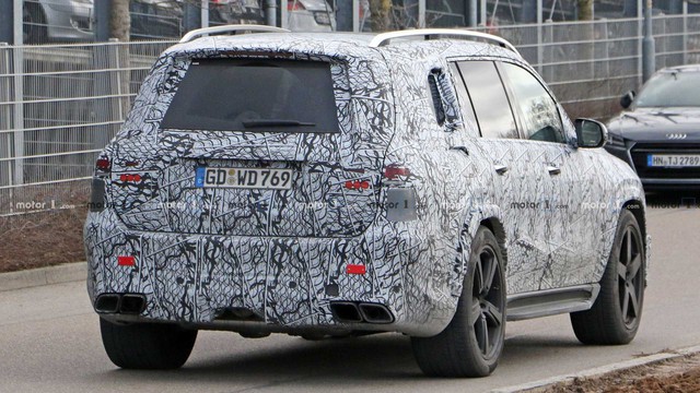 Hàng khủng Mercedes-Maybach GLS lần đầu lộ diện trên đường phố - Ảnh 3. Hàng khủng Mercedes-Maybach GLS lần đầu lộ diện trên đường phố - Ảnh 3.