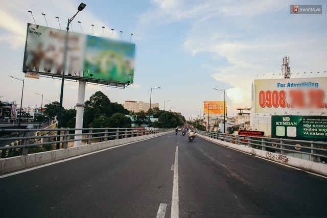 Sài Gòn bình yên lạ thường, đường phố vắng bóng phương tiện trong những ngày nghỉ lễ 30/4 - 1/5 - Ảnh 16.