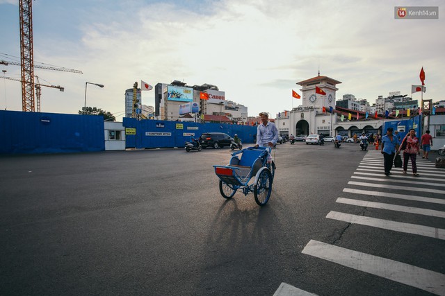 Sài Gòn bình yên lạ thường, đường phố vắng bóng phương tiện trong những ngày nghỉ lễ 30/4 - 1/5 - Ảnh 5.