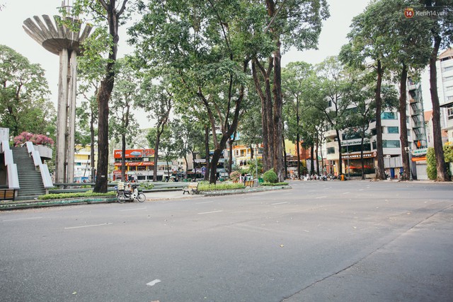 Sài Gòn bình yên lạ thường, đường phố vắng bóng phương tiện trong những ngày nghỉ lễ 30/4 - 1/5 - Ảnh 10. Sài Gòn bình yên lạ thường, đường phố vắng bóng phương tiện trong những ngày nghỉ lễ 30/4 - 1/5 - Ảnh 10.
