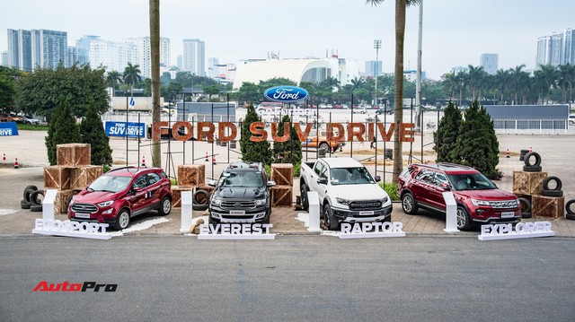 Khách Việt 'phá' SUV và bán tải của Ford để thử sức mạnh trước khi 'xuống tiền'