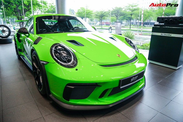 Cận cảnh hàng khủng Porsche 911 GT3 RS màu xanh lá độc nhất Việt Nam, sở hữu một trang bị đắt hơn cả Mitsubishi Xpander - Ảnh 1.
