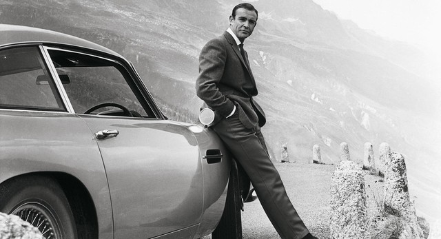Aston Martin Goldfinger DB5 Continuation trong phim 007 đã xuất hiện ngoài đời thực, giá siêu đắt đỏ với toàn trang bị dị hợm - Ảnh 1.