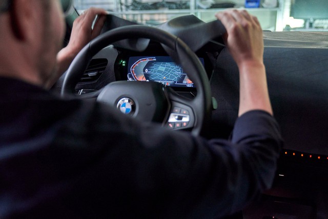 BMW 1-Series 2020 chính thức tung loạt ảnh hot đầu tiên, Mercedes A-Class cần dè chừng - Ảnh 4.