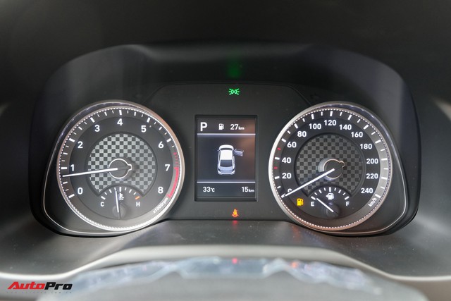 Cận cảnh Hyundai Elantra 2019 giá từ 580 triệu đồng đã về đại lý, phả hơi nóng lên Kia Cerato - Ảnh 12.