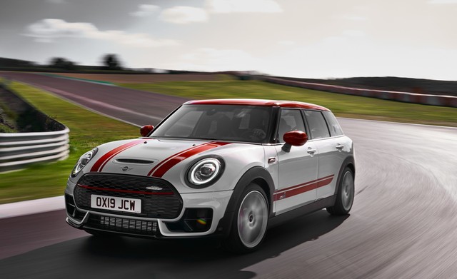 Lộ diện bộ đôi Mini Countryman và Clubman JCW 2020, công suất lên tới 301 mã lực - Ảnh 1. Lộ diện bộ đôi Mini Countryman và Clubman JCW 2020, công suất lên tới 301 mã lực - Ảnh 1.