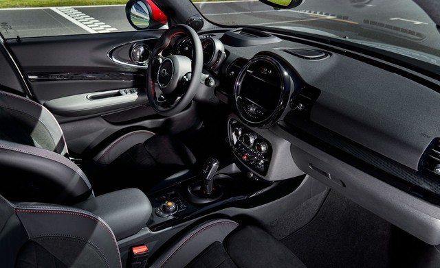Lộ diện bộ đôi Mini Countryman và Clubman JCW 2020, công suất lên tới 301 mã lực - Ảnh 5. Lộ diện bộ đôi Mini Countryman và Clubman JCW 2020, công suất lên tới 301 mã lực - Ảnh 5.