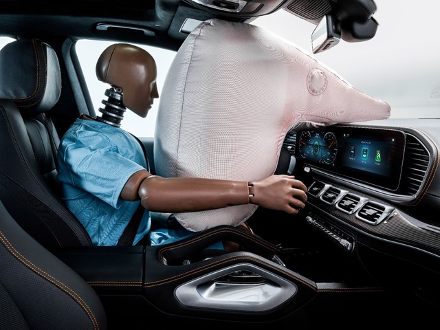Mercedes Experimental Safety Vehicle: Mọi công nghệ an toàn hiện đại nhất trong một cỗ máy - Ảnh 2.
