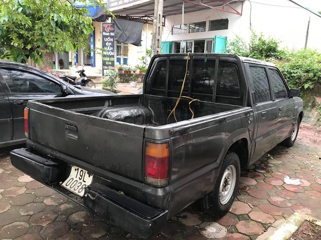 Xe bán tải đời tống Mazda B2200 rao bán giá 35 triệu đồng - ngang giá chiếc xe tay ga tại Việt Nam - Ảnh 2.