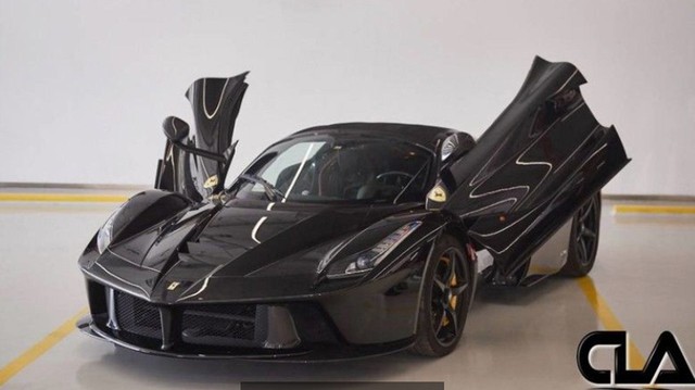 Siêu xe LaFerrari Aperta xuất hiện trên thị trường xe cũ với giá cắt cổ, đau thận